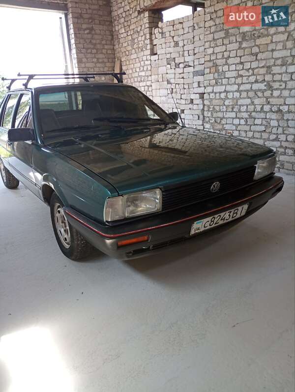 Седан Volkswagen Santana 1987 в Ладижині