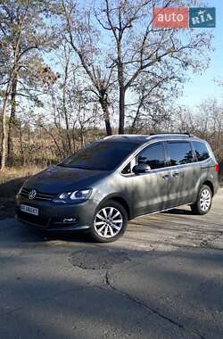 Минивэн Volkswagen Sharan 2012 в 