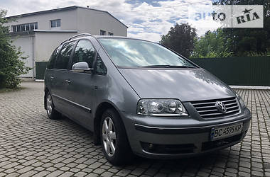 Минивэн Volkswagen Sharan 2005 в Городке