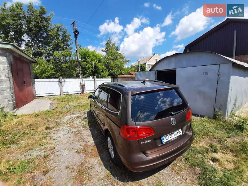 Минивэн Volkswagen Sharan 2011 в Гайсине