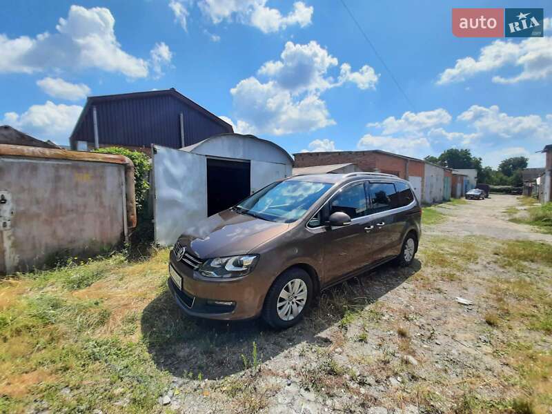 Минивэн Volkswagen Sharan 2011 в Гайсине