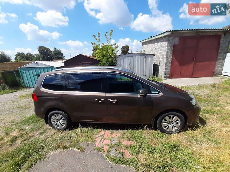 Минивэн Volkswagen Sharan 2011 в Гайсине