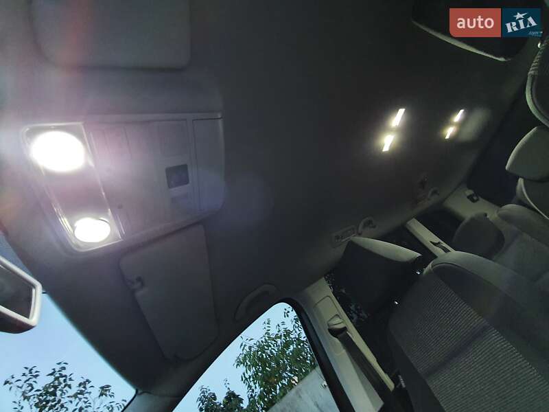 Минивэн Volkswagen Sharan 2011 в Гайсине