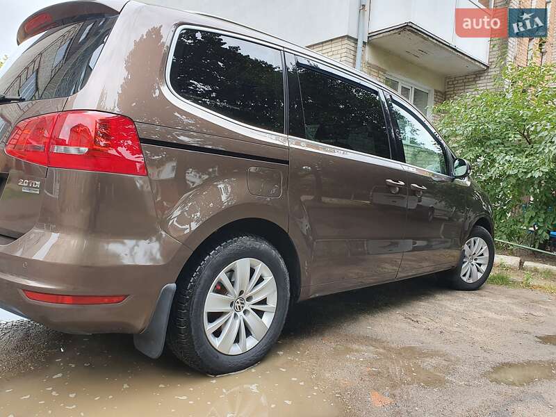 Минивэн Volkswagen Sharan 2011 в Гайсине