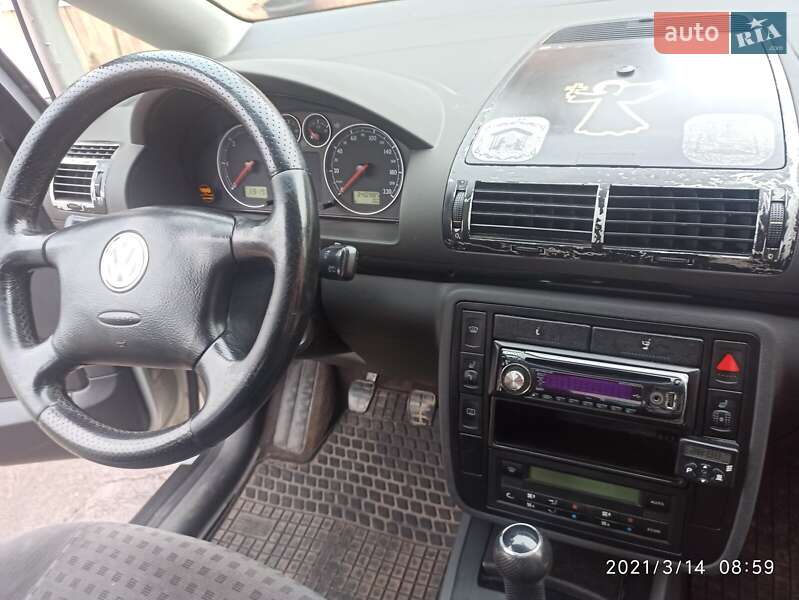 Універсал Volkswagen Sharan 2000 в Рівному