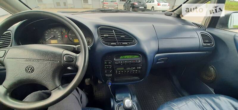 Минивэн Volkswagen Sharan 1997 в Любомле