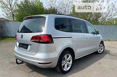 Мінівен Volkswagen Sharan 2015 в Чернівцях