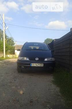 Минивэн Volkswagen Sharan 1999 в Тростянце
