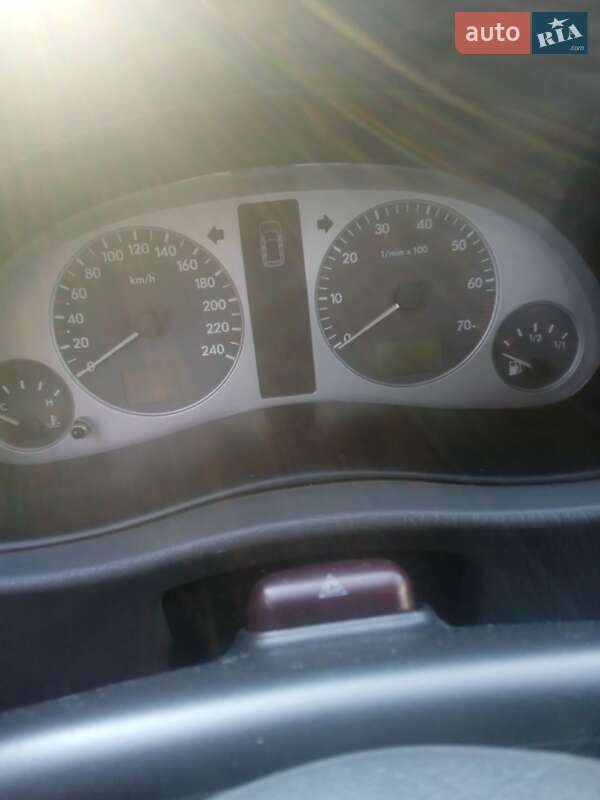 Минивэн Volkswagen Sharan 1999 в Тростянце