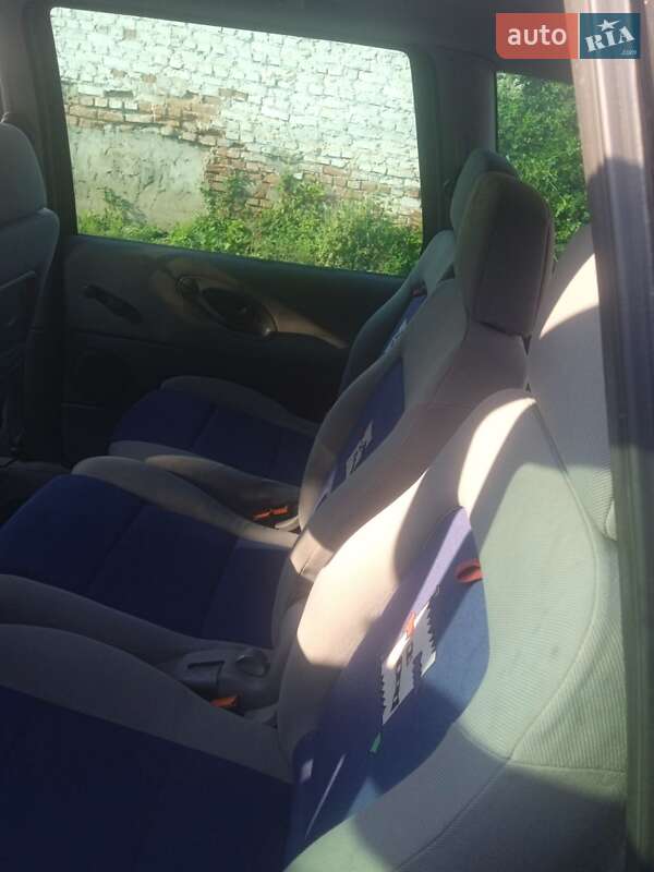 Минивэн Volkswagen Sharan 1999 в Тростянце