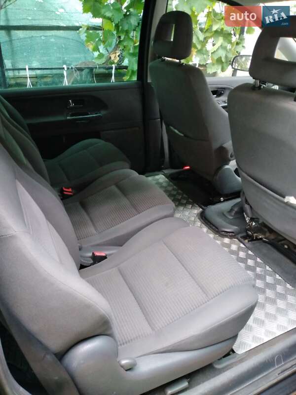 Минивэн Volkswagen Sharan 2003 в Болграде
