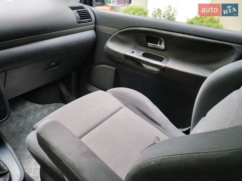 Минивэн Volkswagen Sharan 2003 в Болграде