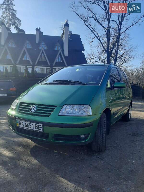 Минивэн Volkswagen Sharan 2001 в Киеве