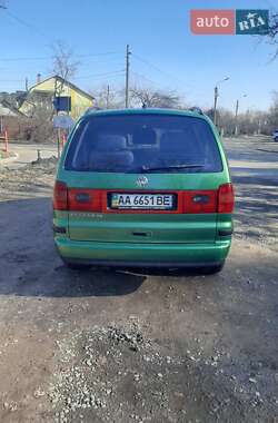 Минивэн Volkswagen Sharan 2001 в Киеве