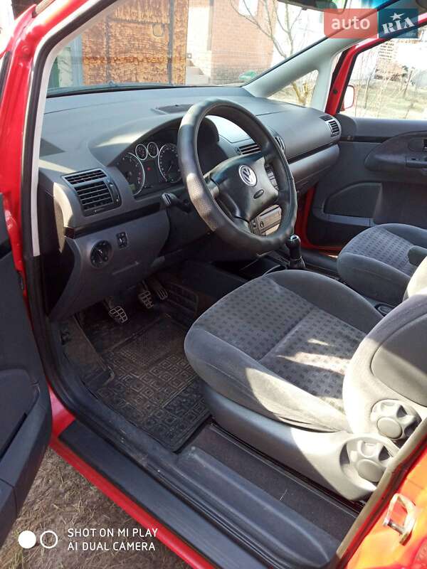 Минивэн Volkswagen Sharan 2003 в Чугуеве