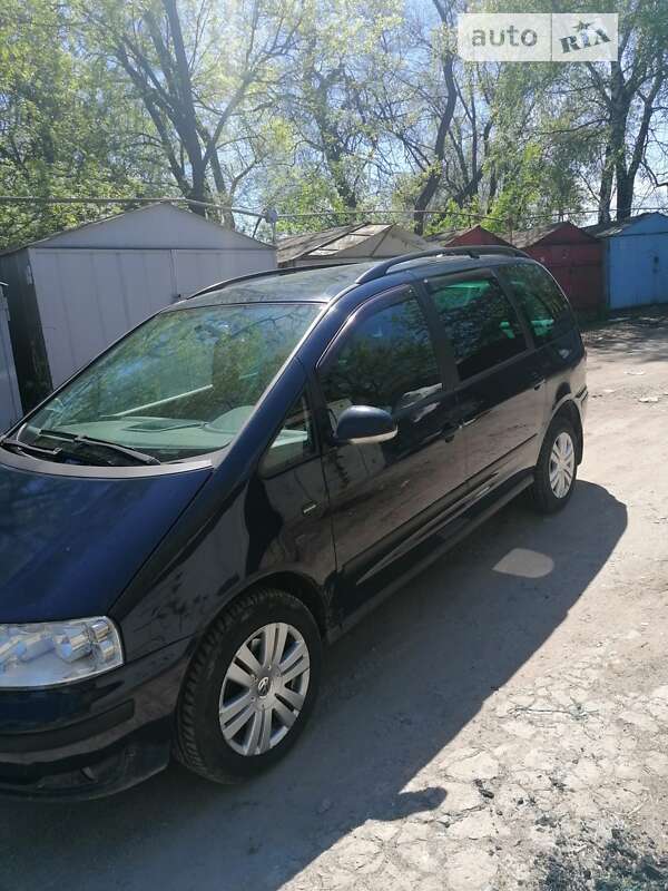 Минивэн Volkswagen Sharan 2008 в Днепре