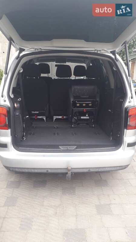 Минивэн Volkswagen Sharan 2009 в Сокале