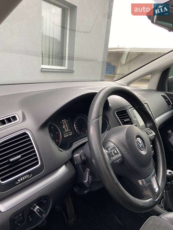Минивэн Volkswagen Sharan 2011 в Дубно