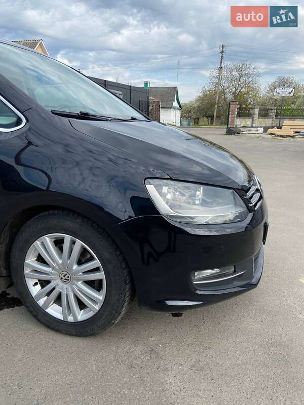 Минивэн Volkswagen Sharan 2011 в Дубно