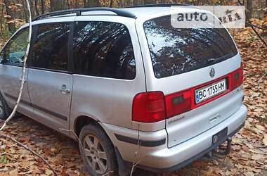 Универсал Volkswagen Sharan 2000 в Ровно
