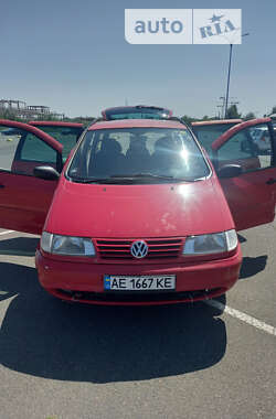 Минивэн Volkswagen Sharan 2000 в Луцке