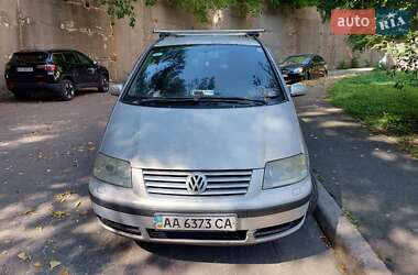 Минивэн Volkswagen Sharan 2003 в Киеве