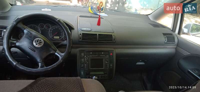 Минивэн Volkswagen Sharan 2001 в Хмельницком