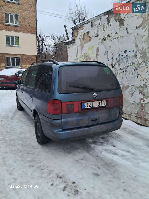 Мінівен Volkswagen Sharan 2000 в Києві