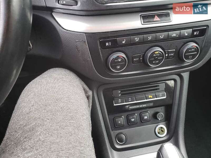 Мінівен Volkswagen Sharan 2016 в Дніпрі