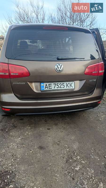 Минивэн Volkswagen Sharan 2012 в Криничках