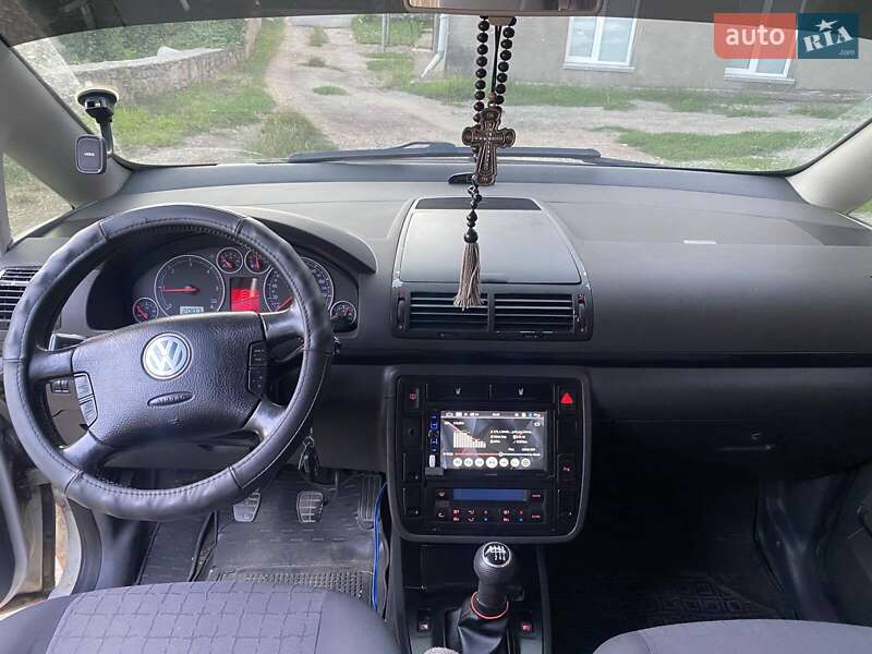 Минивэн Volkswagen Sharan 2000 в Могилев-Подольске