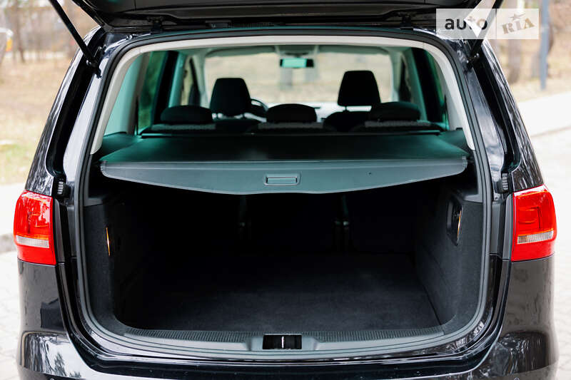 Мінівен Volkswagen Sharan 2010 в Києві