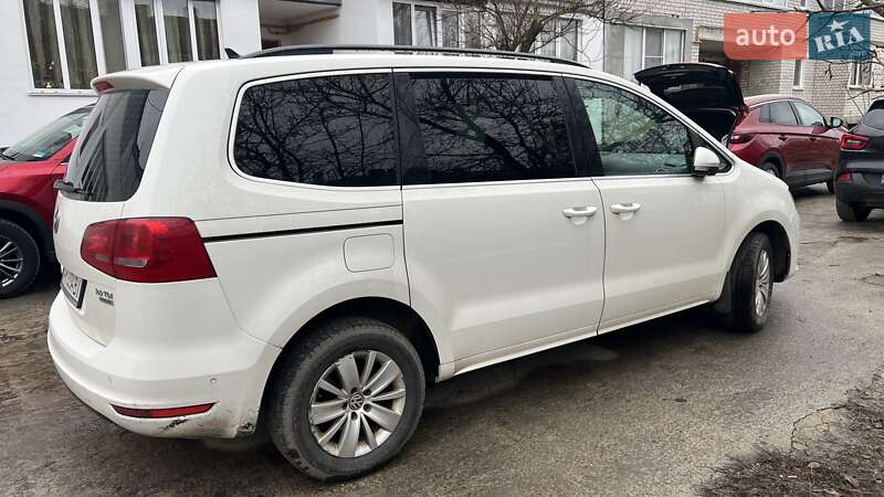 Мінівен Volkswagen Sharan 2012 в Житомирі