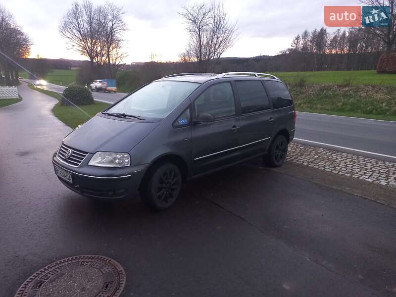 Минивэн Volkswagen Sharan 2005 в Трускавце