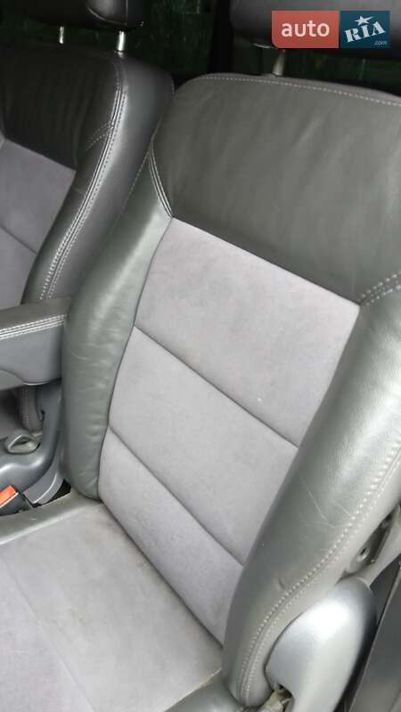 Минивэн Volkswagen Sharan 2002 в Черновцах