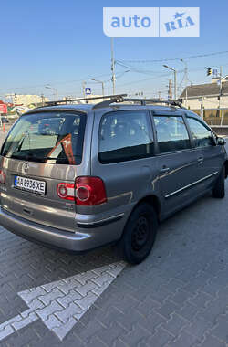 Минивэн Volkswagen Sharan 2004 в Киеве