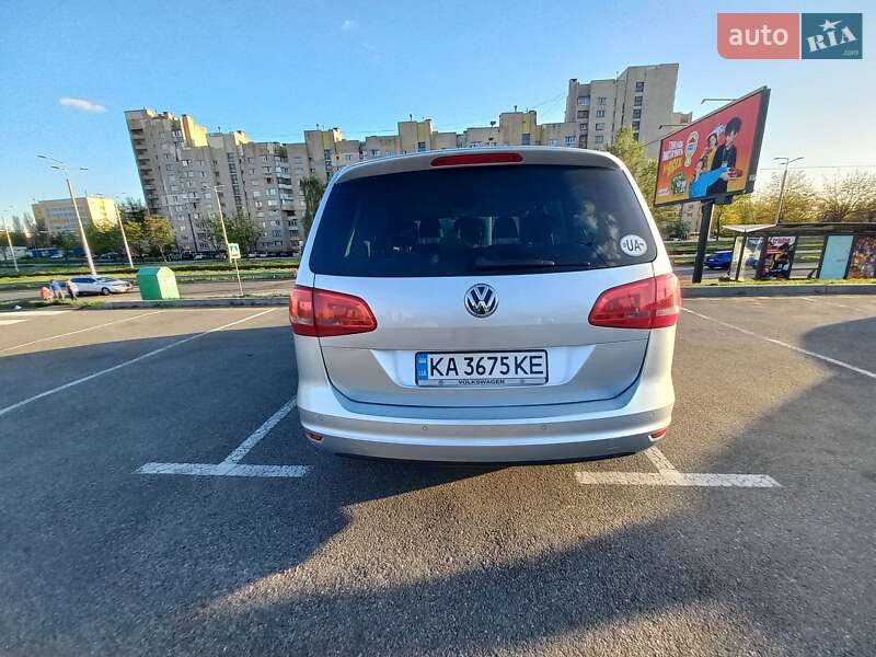 Минивэн Volkswagen Sharan 2012 в Киеве