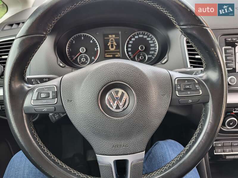 Минивэн Volkswagen Sharan 2012 в Хмельницком