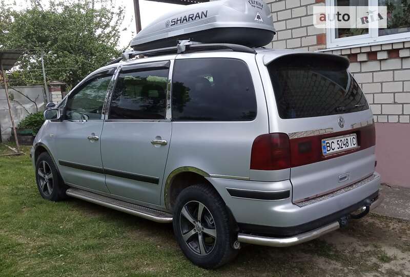 Минивэн Volkswagen Sharan 2003 в Бродах