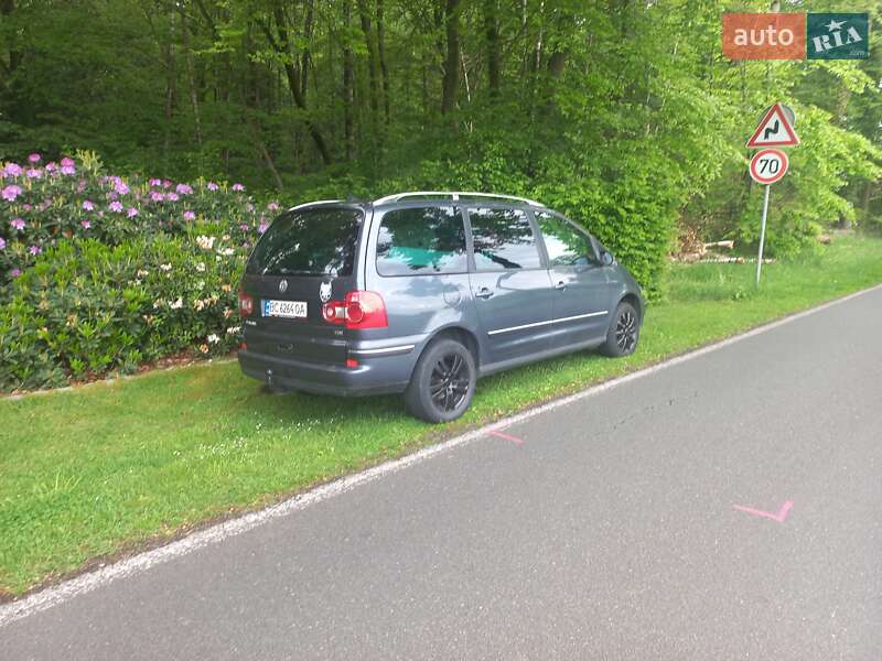Минивэн Volkswagen Sharan 2005 в Трускавце