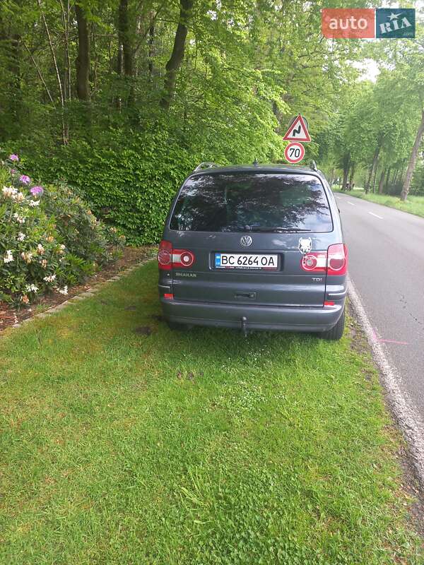 Минивэн Volkswagen Sharan 2005 в Трускавце