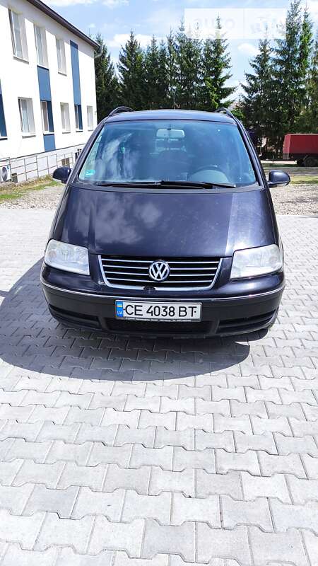Минивэн Volkswagen Sharan 2004 в Черновцах