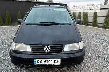 Мінівен Volkswagen Sharan 1996 в Києві