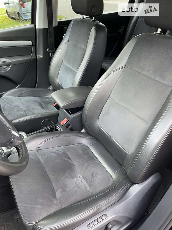 Минивэн Volkswagen Sharan 2015 в Киеве фото 10 Минивэн Volkswagen Sharan 2015 в Киеве