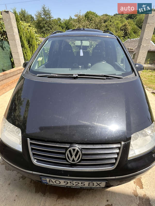 Минивэн Volkswagen Sharan 2008 в Великом Раковце