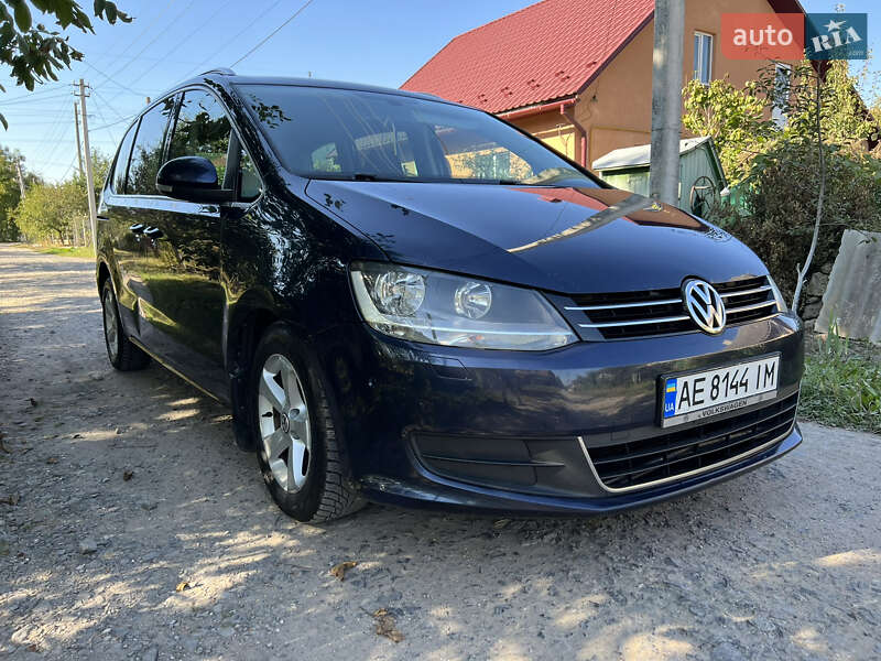 Минивэн Volkswagen Sharan 2011 в Каменском