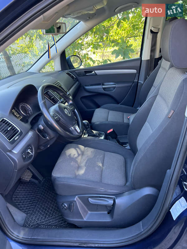 Минивэн Volkswagen Sharan 2011 в Каменском