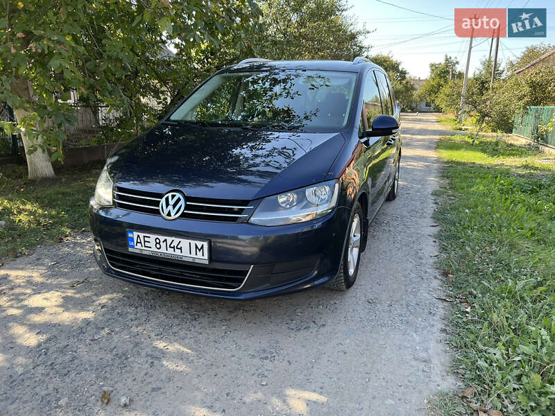 Минивэн Volkswagen Sharan 2011 в Каменском