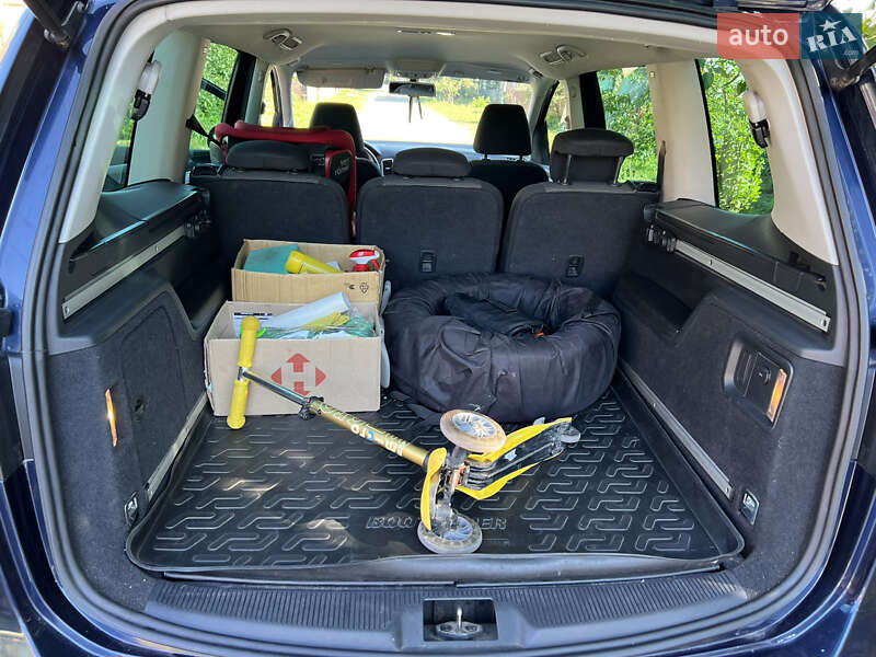 Минивэн Volkswagen Sharan 2011 в Каменском