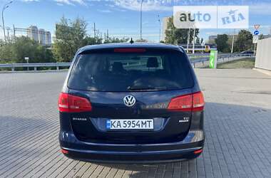 Минивэн Volkswagen Sharan 2015 в Киеве